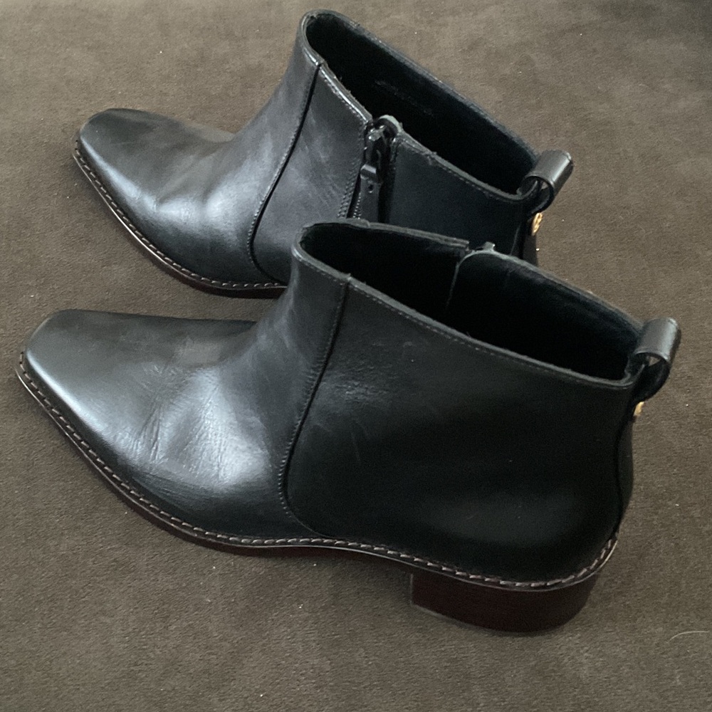 Tori Burch Black Leather Ankle Boots - Picture 3 of 4
